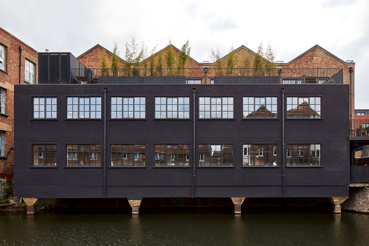 BLOND's office building facing the canal.