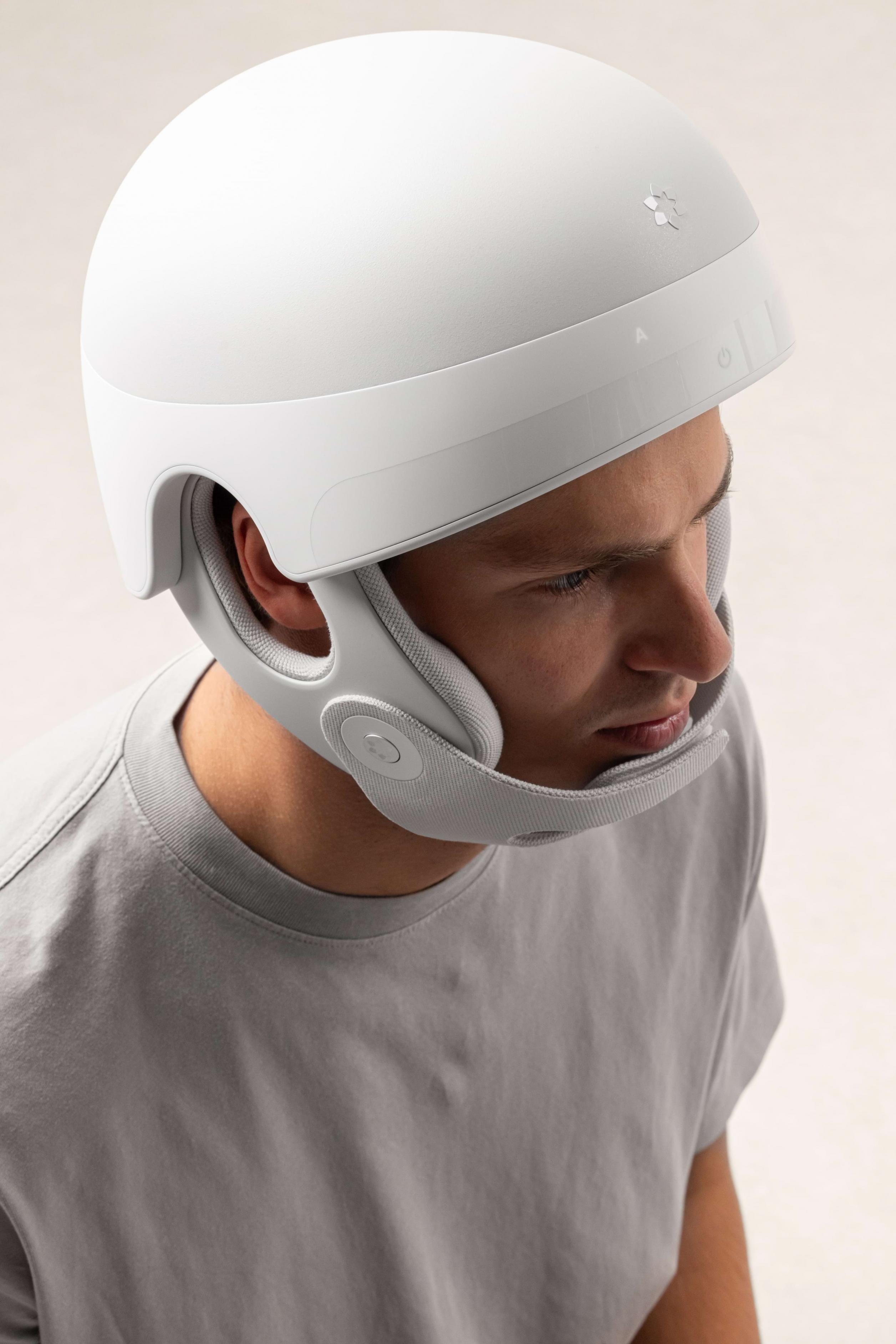 blond motorcycle helmet TT&CO. SUPER MAGNUM STANDARD IVORY 3/4 OPEN FACE JAPANESE / DOT STANDARD TT AND CO GLOBAL An old favorite but now with a new fit and new features Wearing a WIG with a